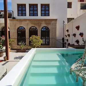 https://murallas-de-jayran-hotel-boutique.es-andalucia.com