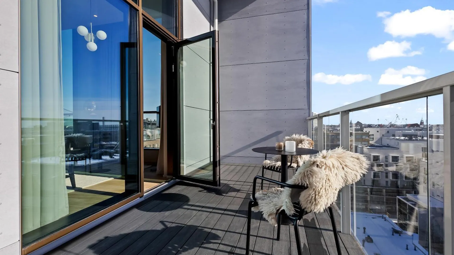 Unity Helsinki - A Studio Hotel 4*,  Finlandiya