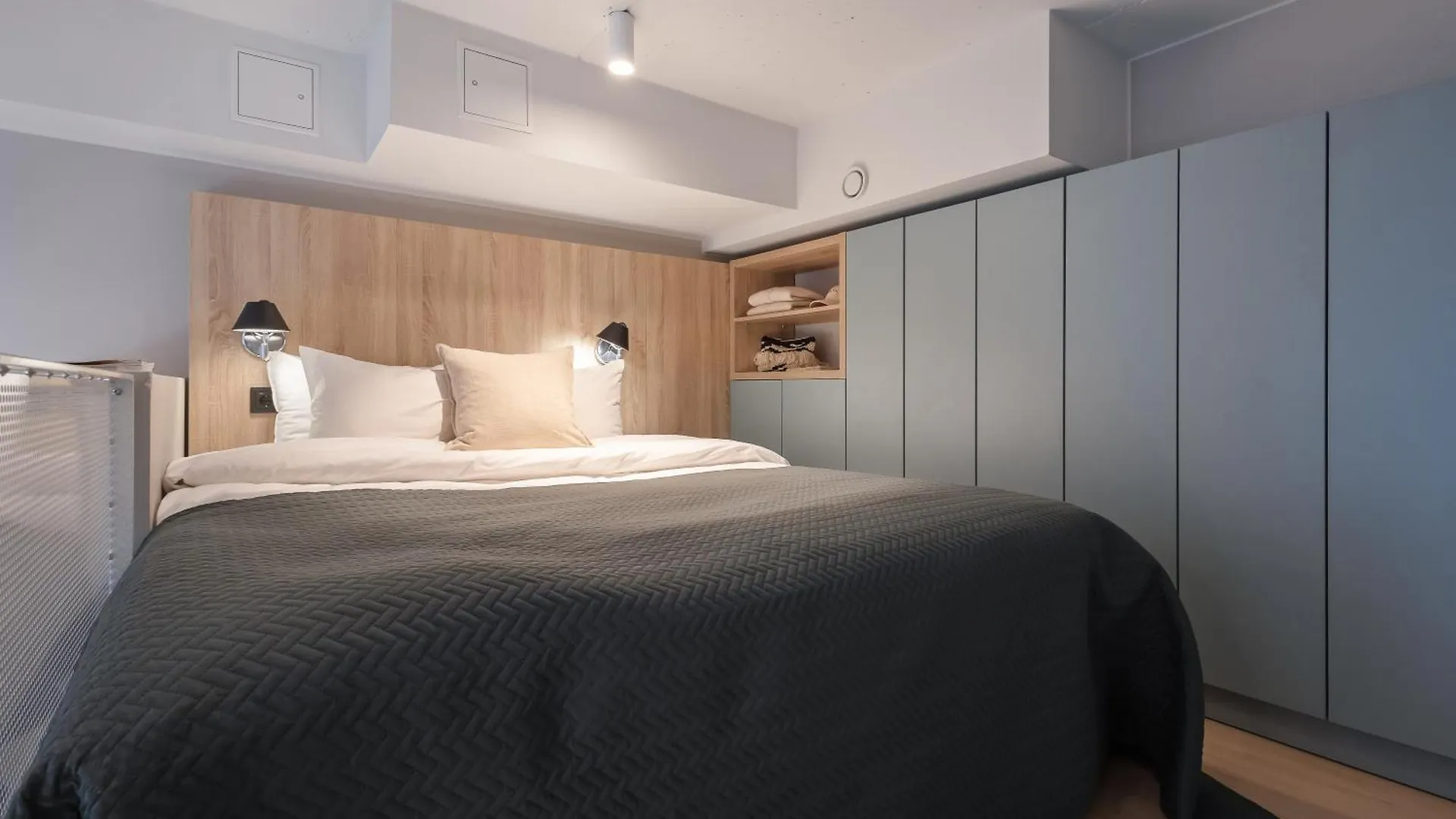 Unity Helsinki - A Studio Hotel 4*,
